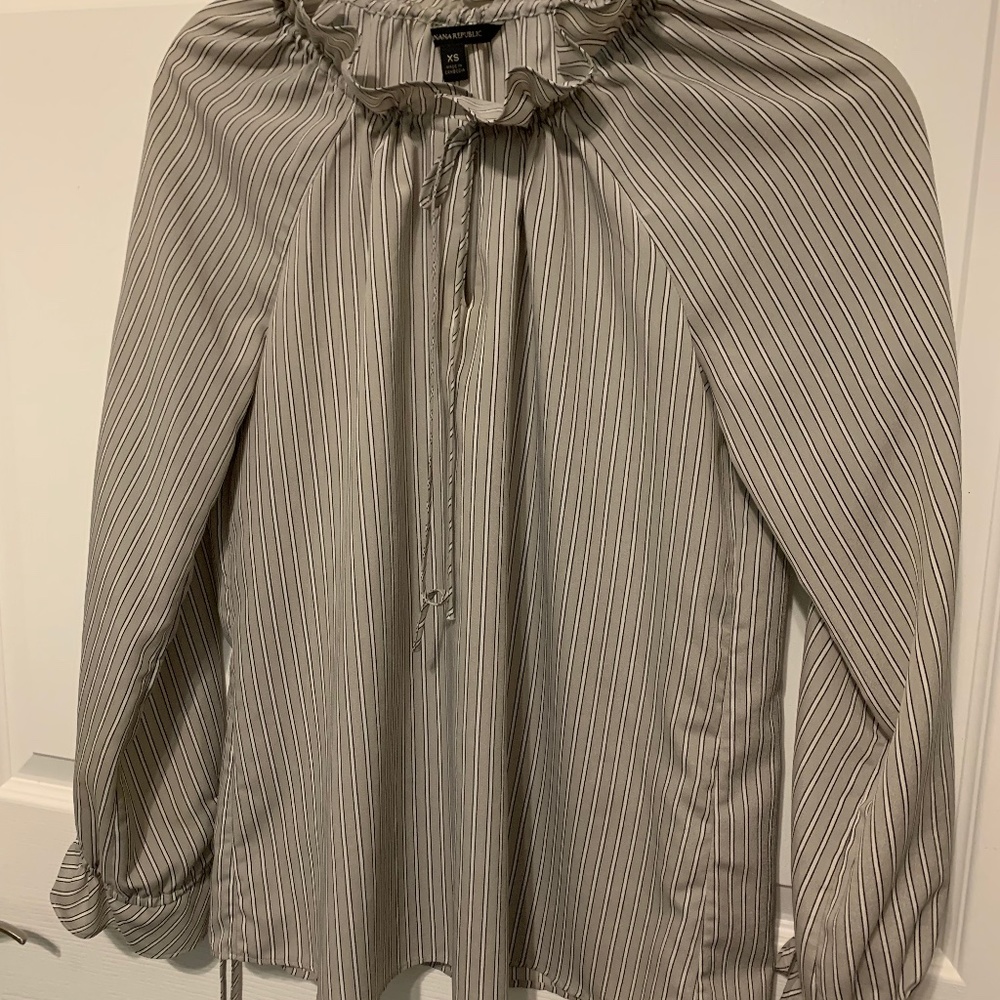 Business / casual long sleeve light weight blouse